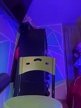 KinkyJessyHotxx online show from November 14, 2025, 4:32 pm