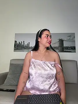 SophieRoyals online show from April 25, 2026, 12:30 pm