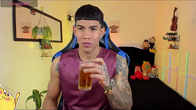 Damian latinxxx online show from March 13, 2026, 2:49 am