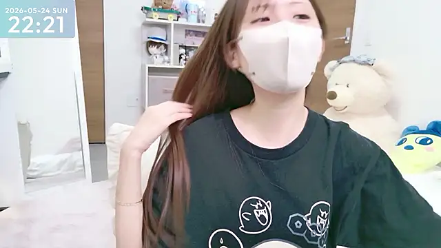 -SHINON- online show from May 24, 2026, 1:22 pm