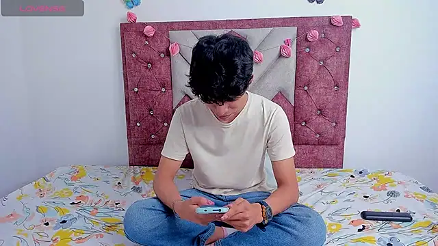 Santy carrington online show from March 11, 2025, 9:48 pm