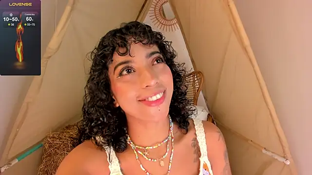 Ariella Ruiz online show from October 22, 2025, 12:04 pm