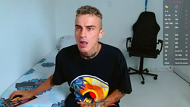 bray hotboy777 online show from September 18, 2025, 4:32 pm