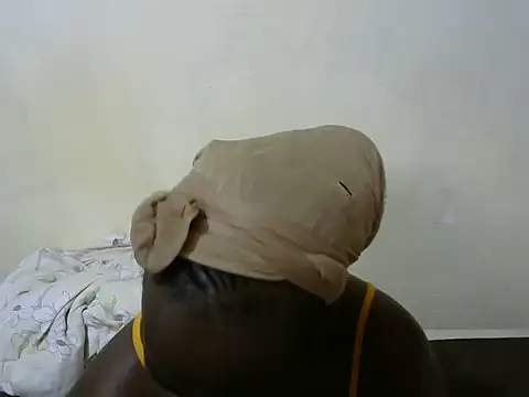 Snapshot of Thicky_kyla chatting on February 9, 2026, 12:14 pm Thicky kyla online show from February 9, 2026, 12:14 pm