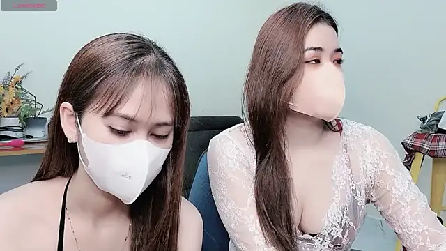 Snapshot of LyLy_Office chatting on March 17, 2025, 2:30 am LyLy Office online show from March 17, 2025, 2:30 am