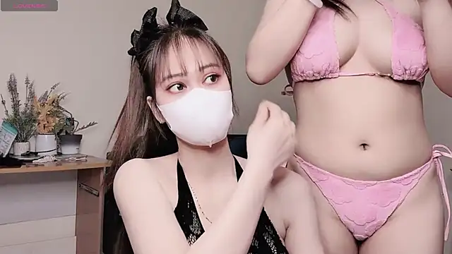 Snapshot of LyLy_Office chatting on March 15, 2025, 9:30 am LyLy Office online show from March 15, 2025, 9:30 am