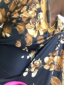 Snapshot of Tamil--Rani chatting on February 11, 2026, 2:39 pm Tamil--Rani online show from February 11, 2026, 2:39 pm