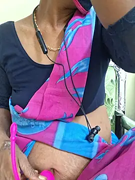 Snapshot of Tamil--Rani chatting on January 12, 2026, 3:08 pm Tamil--Rani online show from January 12, 2026, 3:08 pm