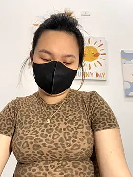 Odette68 online show from October 17, 2025, 11:50 pm