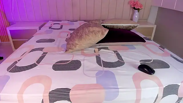 Littleolivia  online show from March 21, 2026, 3:16 pm