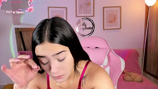 Veronica isaza   online show from October 28, 2025, 12:48 pm