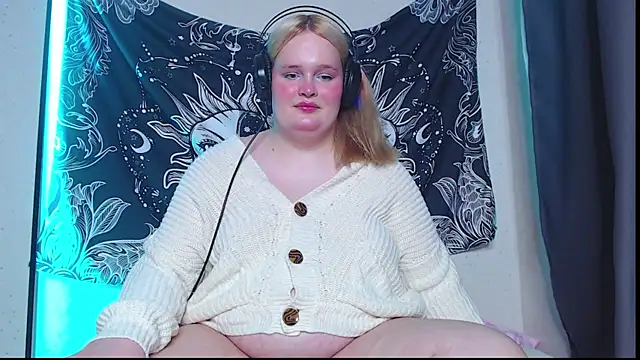 Snapshot of rozzhaos8 chatting on October 16, 2025, 5:49 am rozzhaos8 online show from October 16, 2025, 5:49 am