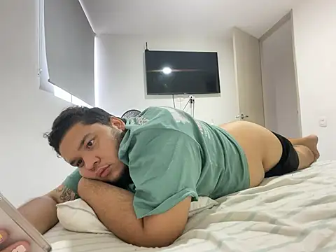 Snapshot of chavarro889 chatting on February 7, 2025, 10:30 pm chavarro889 online show from February 7, 2025, 10:30 pm