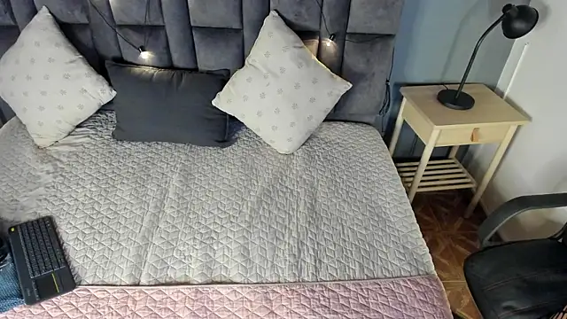 AbbyWathson online show from March 5, 2026, 12:13 pm