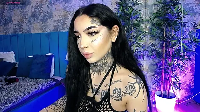 Snapshot of CreamyInkky_ chatting on February 7, 2026, 7:27 am CreamyInkky online show from February 7, 2026, 7:27 am