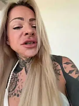 Divina X  online show from March 8, 2026, 9:45 am