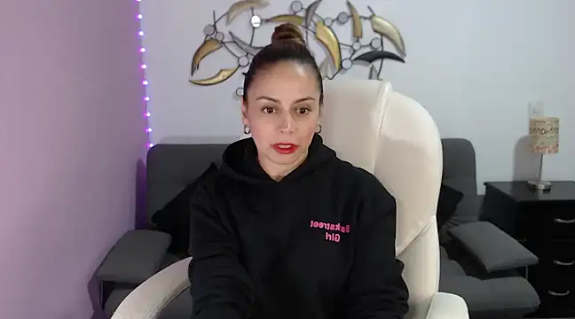 NicoleKitty  online show from February 16, 2025, 12:52 am