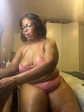 Nomthie online show from November 3, 2025, 5:27 pm