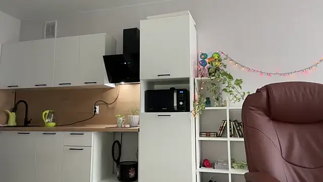 Victoria1Love online show from December 21, 2025, 9:44 am