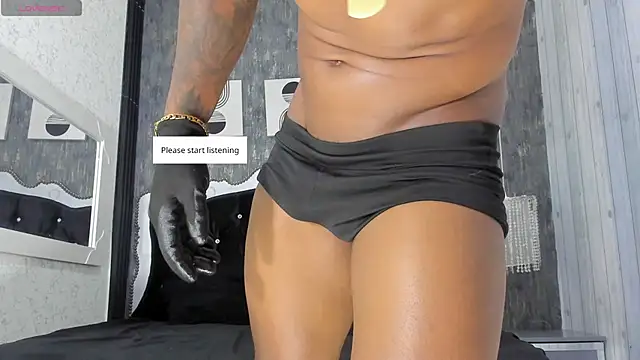 Snapshot of RicoBrown777_ chatting on September 15, 2025, 4:24 am RicoBrown777 online show from September 15, 2025, 4:24 am