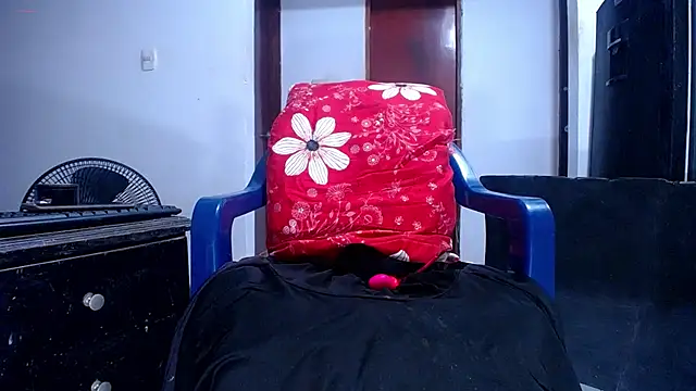 Snapshot of xxxBarbie-BIG-CockXX chatting on March 1, 2026, 3:45 pm xxxBarbie-BIG-CockXX online show from March 1, 2026, 3:45 pm