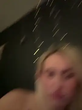 StrawberryCheww online show from October 19, 2025, 10:45 pm