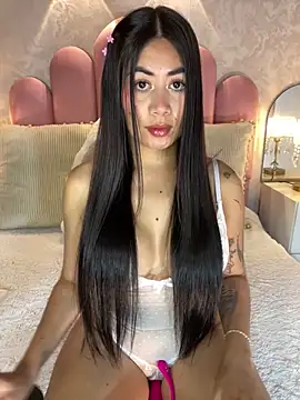  MadiLee  online show from May 26, 2026, 2:09 am