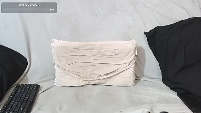 Snapshot of qustci-couple chatting on March 9, 2025, 8:42 pm qustci-couple online show from March 9, 2025, 8:42 pm