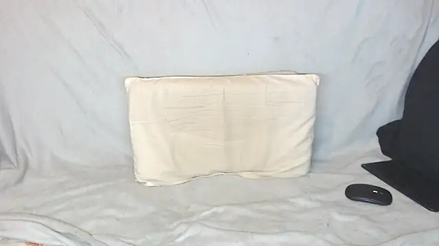 Snapshot of qustci-couple chatting on November 1, 2025, 4:12 pm qustci-couple online show from November 1, 2025, 4:12 pm