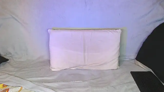 Snapshot of qustci-couple chatting on October 15, 2025, 7:44 pm qustci-couple online show from October 15, 2025, 7:44 pm