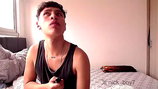 Snapshot of pipeynick chatting on February 18, 2026, 7:10 pm pipeynick online show from February 18, 2026, 7:10 pm