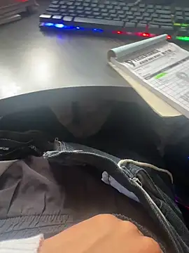 Snapshot of pipeynick chatting on November 13, 2025, 9:51 pm pipeynick online show from November 13, 2025, 9:51 pm