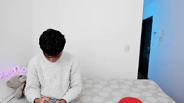 Snapshot of sweet_boys_xx chatting on November 20, 2025, 12:06 pm sweet boys xx online show from November 20, 2025, 12:06 pm