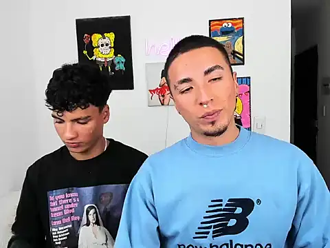 Snapshot of sweet_boys_xx chatting on December 4, 2025, 4:00 am sweet boys xx online show from December 4, 2025, 4:00 am