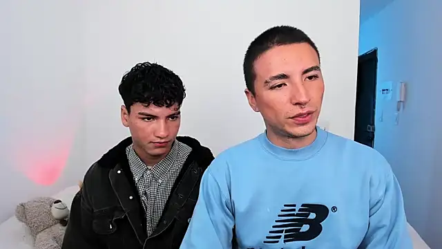 Snapshot of sweet_boys_xx chatting on November 3, 2025, 12:20 pm sweet boys xx online show from November 3, 2025, 12:20 pm