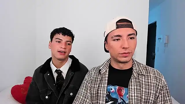 Snapshot of sweet_boys_xx chatting on November 6, 2025, 1:04 pm sweet boys xx online show from November 6, 2025, 1:04 pm