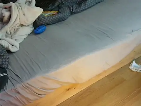 eblata04 online show from March 3, 2025, 8:41 am