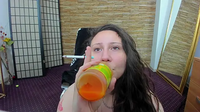 AishaRouhi online show from December 1, 2025, 5:52 am