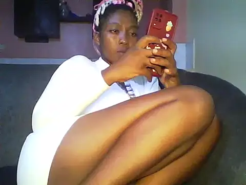 Snapshot of Sexxy_bre chatting on January 4, 2025, 11:48 pm Sexxy bre online show from January 4, 2025, 11:48 pm