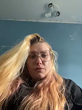 Lalalynn online show from May 19, 2026, 4:36 pm