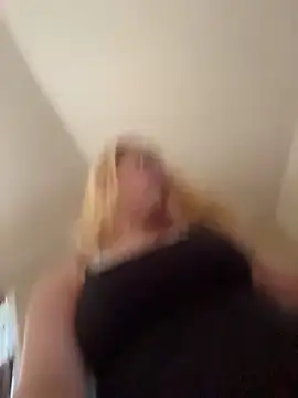Lalalynn online show from May 3, 2026, 8:12 pm