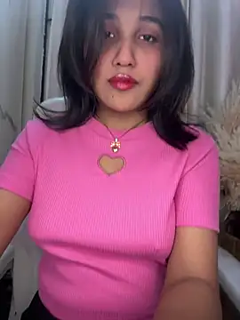 LeisyXO online show from February 4, 2025, 8:28 pm