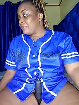 Queenshaz01 online show from October 25, 2025, 12:32 am