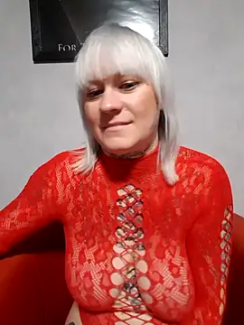 poussichienne online show from December 14, 2025, 4:34 pm