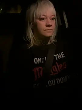 poussichienne online show from February 21, 2026, 4:14 am