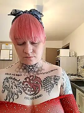 poussichienne online show from May 31, 2026, 3:07 pm