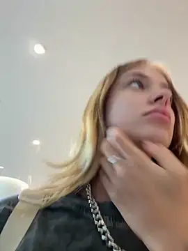 enjoy my beauty online show from December 14, 2024, 5:07 am