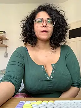 Snapshot of Curvydesifromgermany chatting on March 21, 2025, 11:12 am Curvydesifromgermany online show from March 21, 2025, 11:12 am