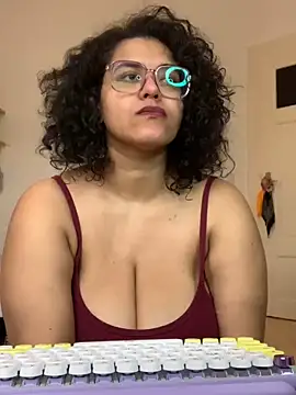 Snapshot of Curvydesifromgermany chatting on January 29, 2025, 9:01 am Curvydesifromgermany online show from January 29, 2025, 9:01 am