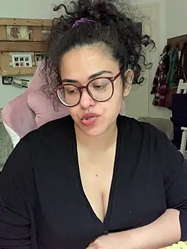 Snapshot of Curvydesifromgermany chatting on June 12, 2026, 1:42 pm Curvydesifromgermany online show from June 12, 2026, 1:42 pm